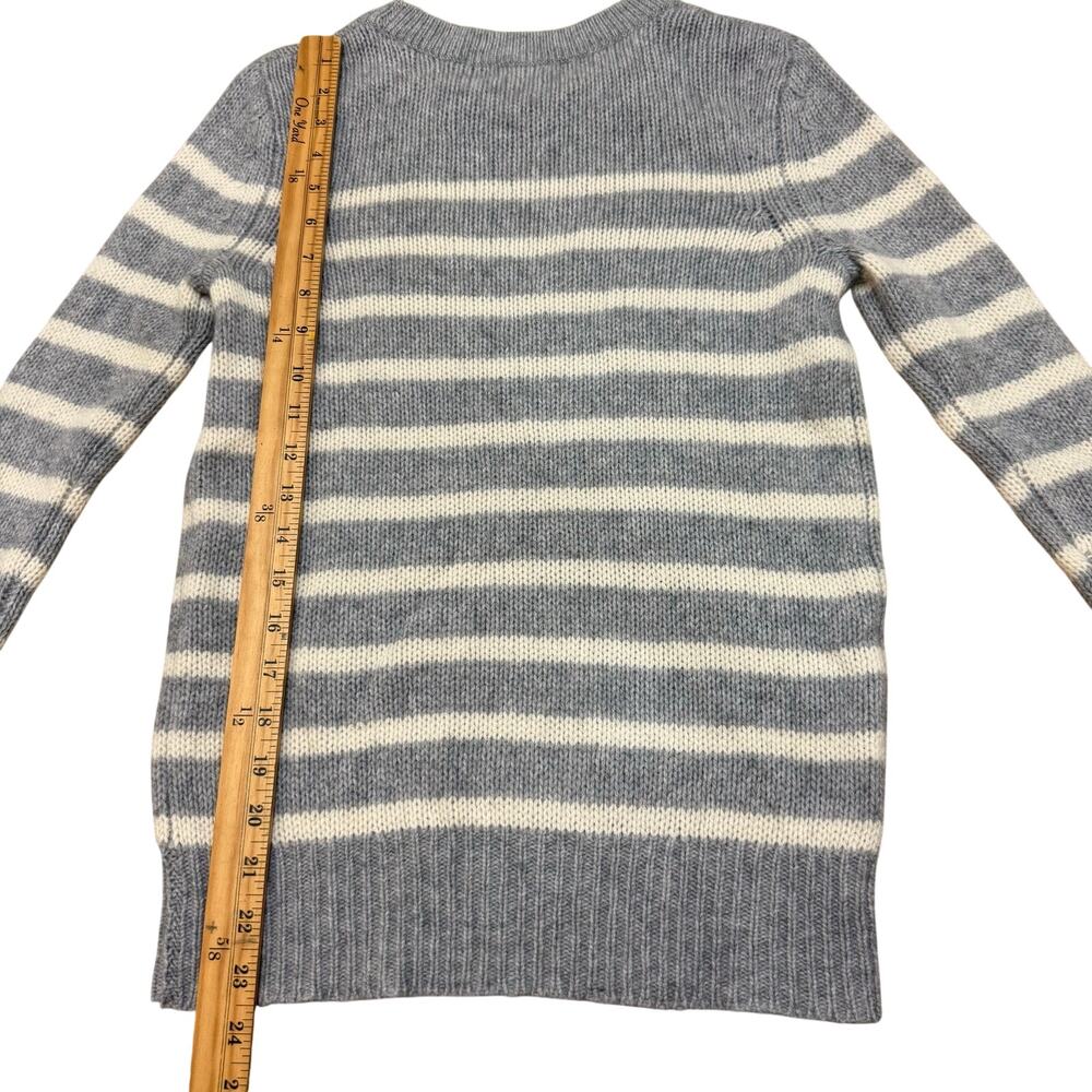 AQUA 100% Cashmere Gray/White Striped Crewneck Women Classic Sweater Top XS - Picture 3 of 6